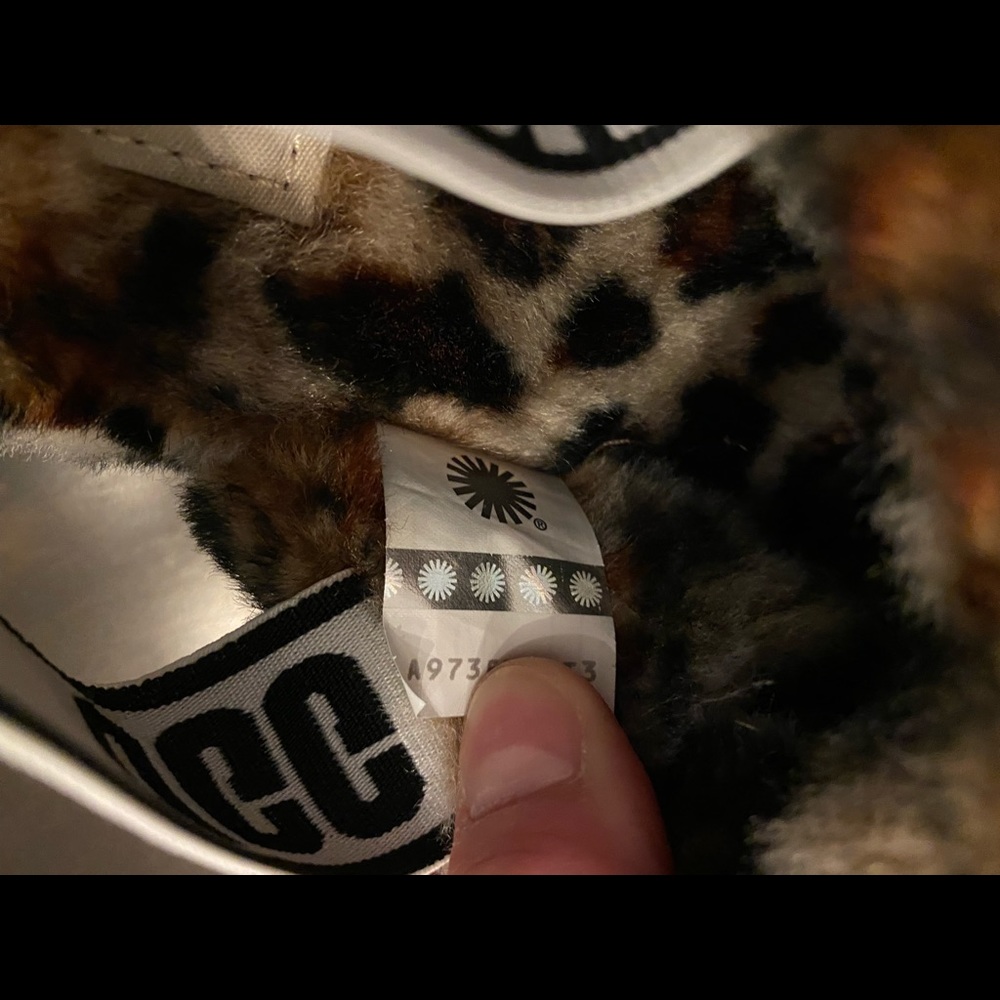 UGG Fluff yeah slides - Picture 4 of 4